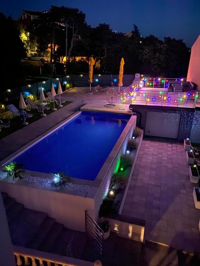 קריקווניצה Apartments Adria מראה חיצוני תמונה