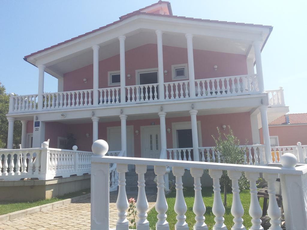 קריקווניצה Apartments Adria מראה חיצוני תמונה