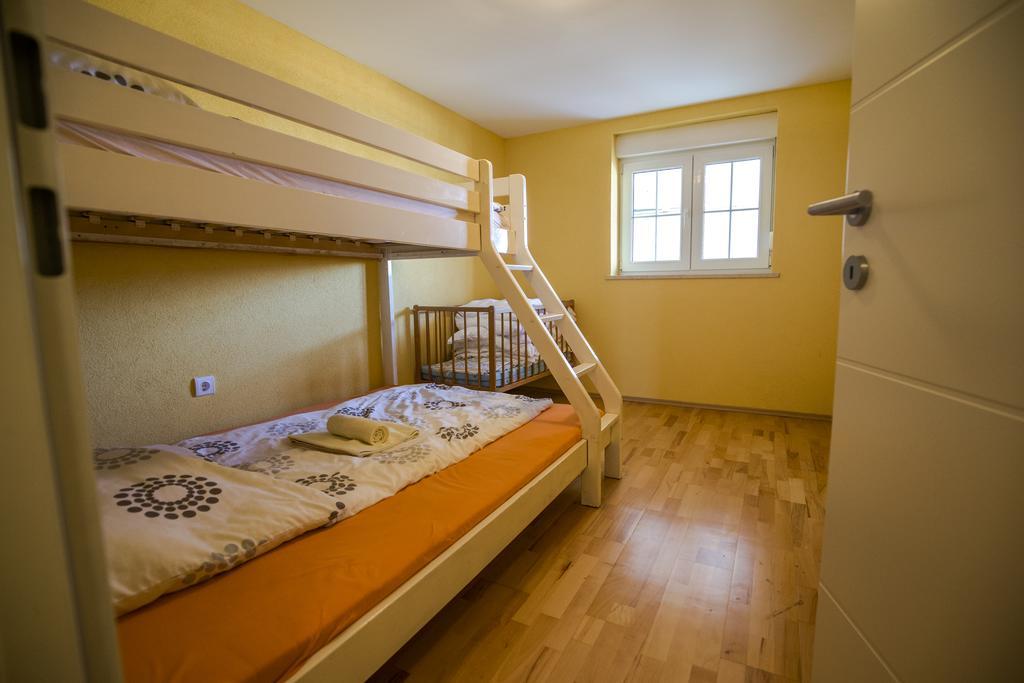 קריקווניצה Apartments Adria מראה חיצוני תמונה