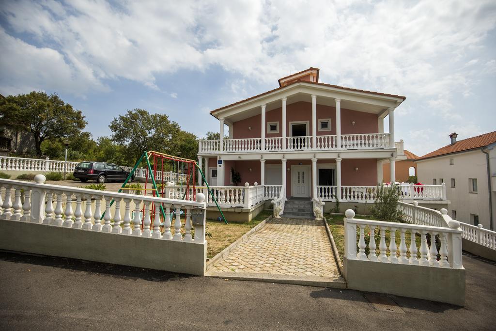 קריקווניצה Apartments Adria מראה חיצוני תמונה